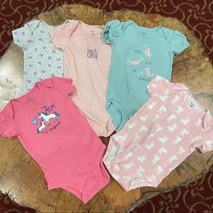 Lot of 5 Carter’s Short Sleeve Onesies (12 mo)
